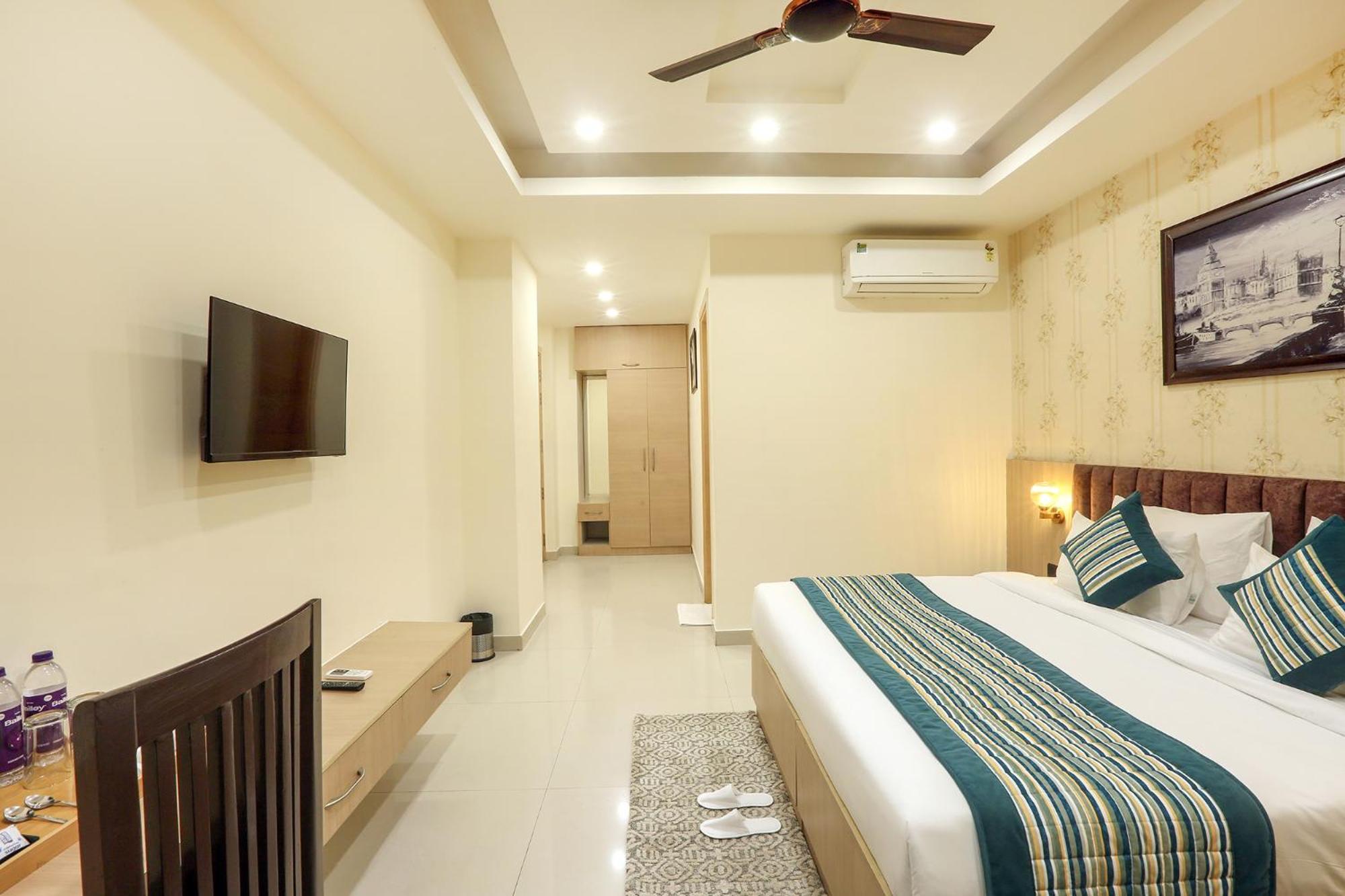 Hotel Green Lotus Luxe Ґурґаон Екстер'єр фото