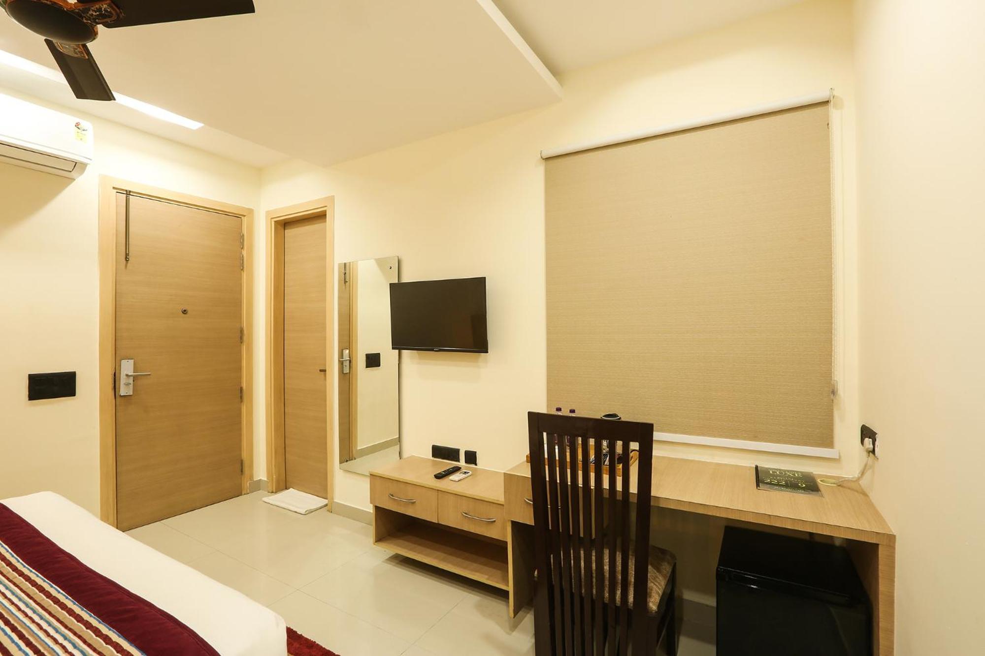 Hotel Green Lotus Luxe Ґурґаон Екстер'єр фото