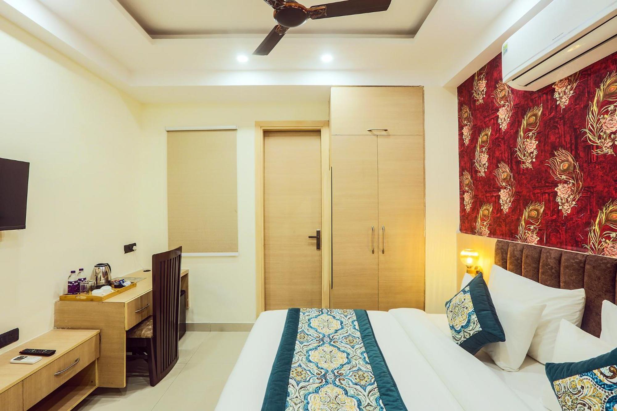 Hotel Green Lotus Luxe Ґурґаон Екстер'єр фото