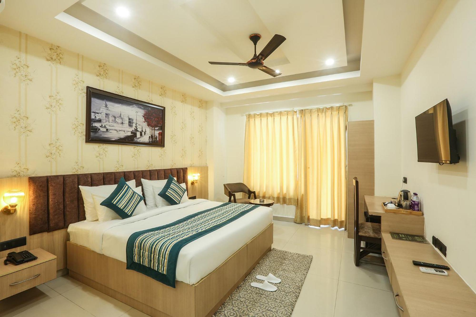 Hotel Green Lotus Luxe Ґурґаон Екстер'єр фото